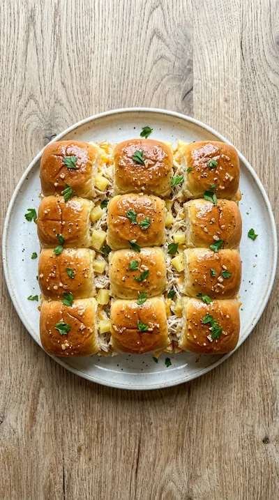 Hawaiian Roll Chicken Sliders - cooking process